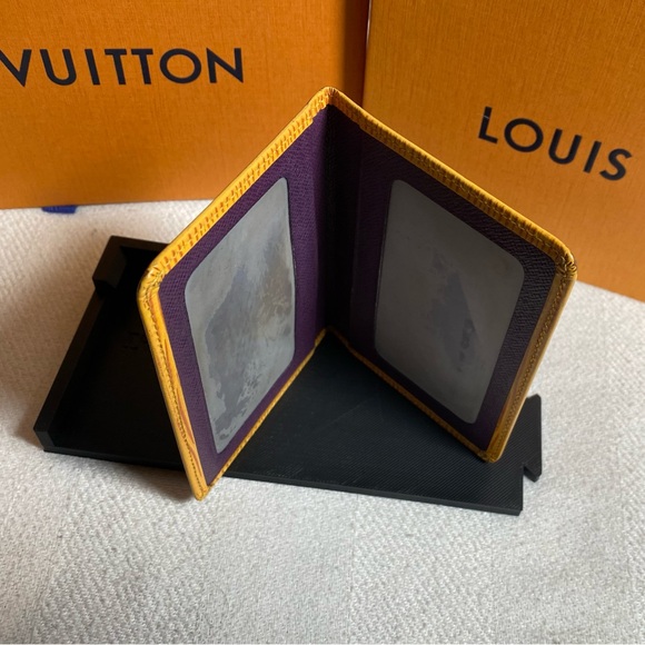 Louis Vuitton Yellow ID card holder - Picture 4 of 7